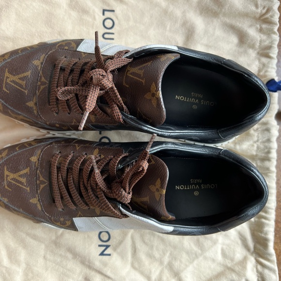 Authentic Louis Vuitton Run Away Men’s Sneaker. Size 7 - Picture 11 of 11